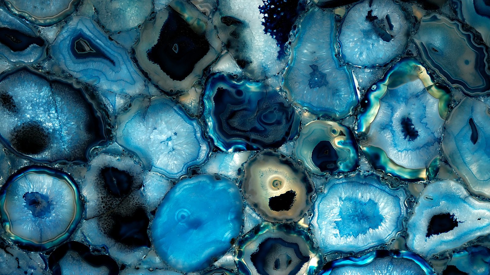 Blue agate slab from the StoneMentor collection